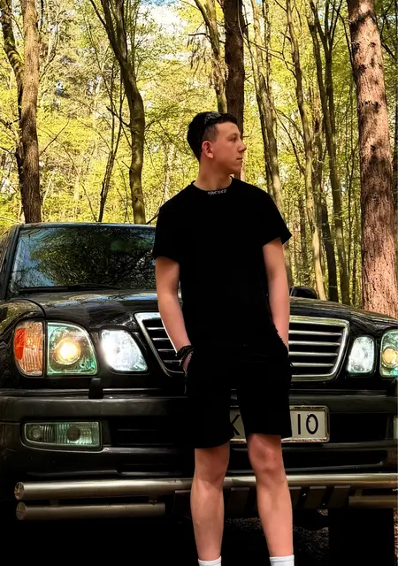 Павло з Сарни, мені 19 років, познайомлюсь для вірт