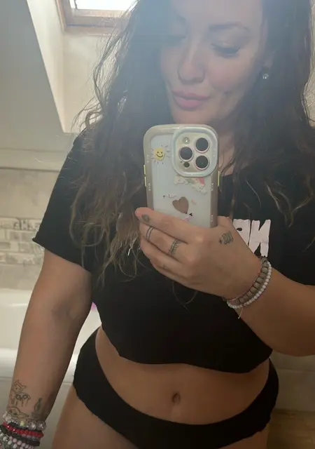 Я Aja, 37, из Праги, ищу знакомства без обязательств