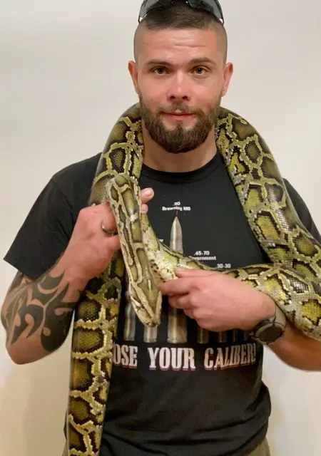 Shram из Киева, мне 28, познакомлюсь без обязательств