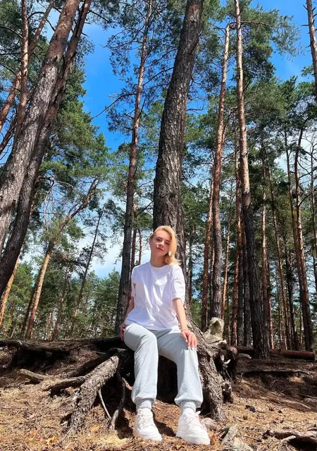 Я Оля, 22 років з Ямпіль, шукаю знайомство для спільних подорожей