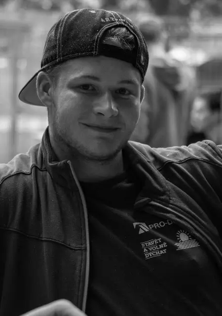 Sebastián из Брно, мне 21, познакомлюсь для общения