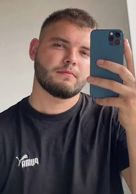 Я Roma, 23, из Праги, ищу знакомства на одну ночь