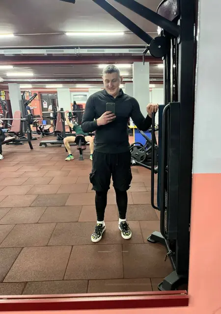 Я Максім, 28, знакомлюсь для вирта в Глухівших