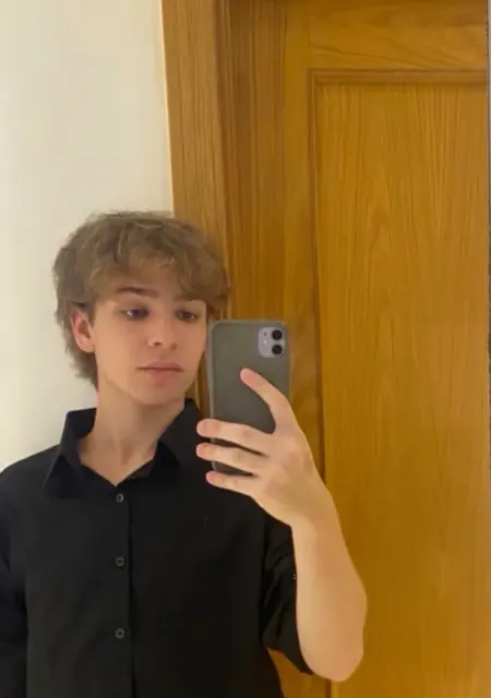 Tomás Chávez de Madrid, tengo 20 años, listo para conocer para lío de una noche