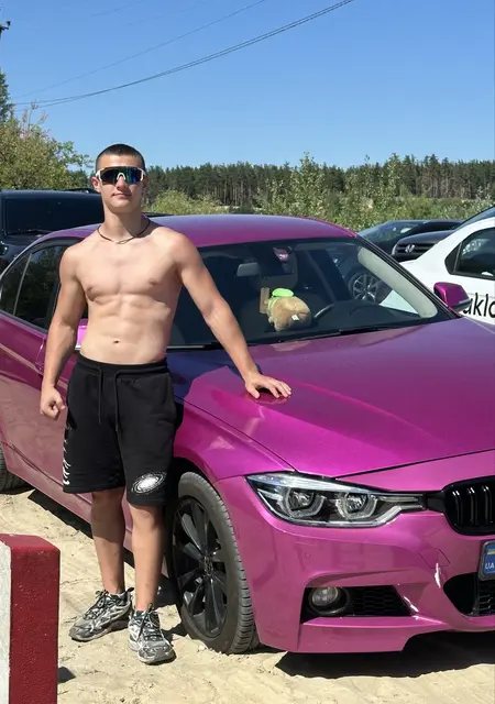 Я Матвей, 18, из Днепра, ищу знакомство для общения