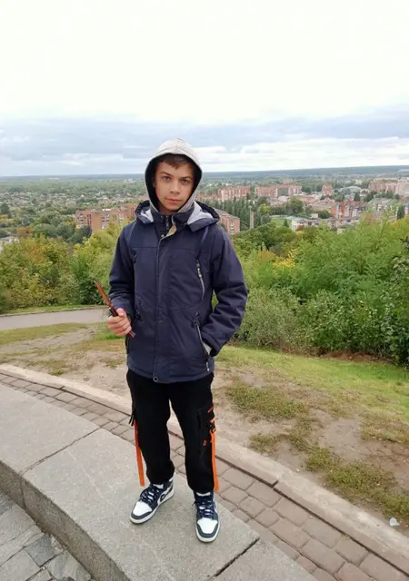 Я Артур, 21, из Днепра, ищу знакомство для дружбы