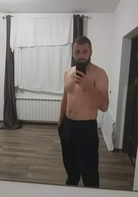 Дан з Чернівців, мені 35 років, познайомлюсь на одну ніч