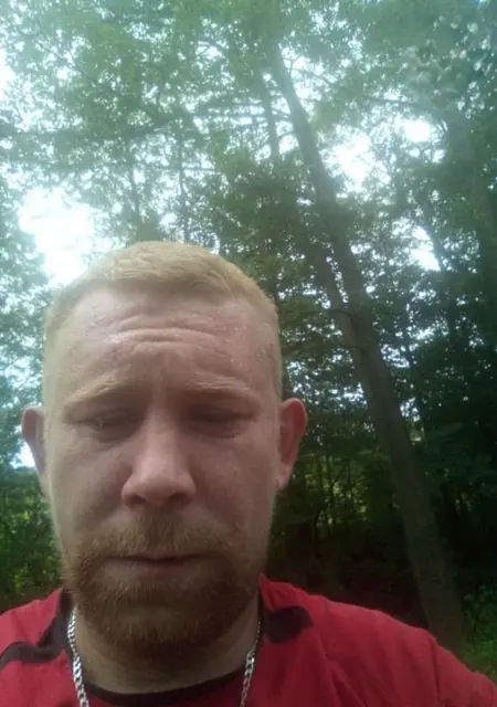 Marcin из Варшавы, мне 43, познакомлюсь