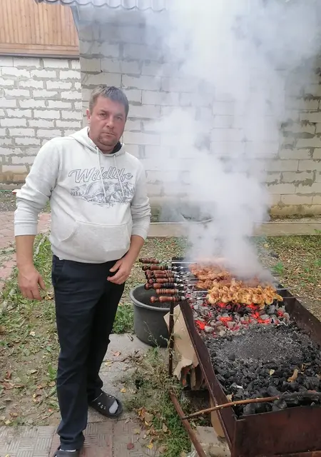 Валерий из Парижа, мне 45, познакомлюсь без обязательств