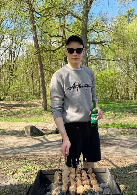 Я Артем, 21, знакомлюсь без обязательств в Щецине