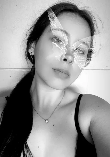 Я Elizaveta, 24, из Парижа, ищу знакомства на одну ночь