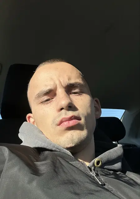 Vitya з Броварів, мені 24 років, познайомлюсь без зобов'язань