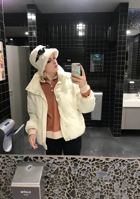 Я Veronika, 20, знакомлюсь для общения в Праге