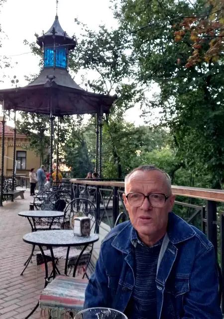 Олег из Амстердама, мне 61, познакомлюсь на одну ночь