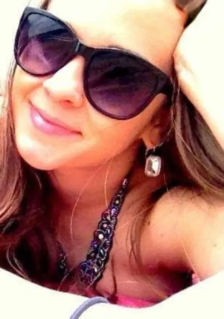 Vanessa из Праги, мне 40, познакомлюсь