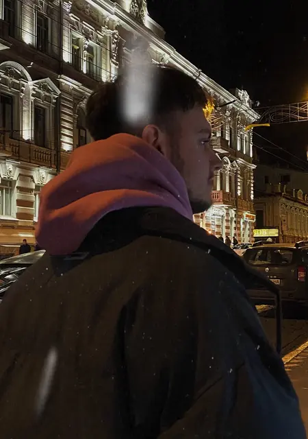 Daniel из Бухареста, мне 26, познакомлюсь для вирта