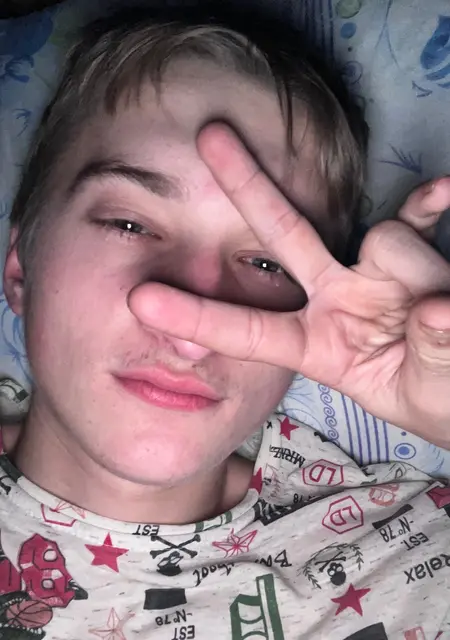 Я Олександр, 20 років, знайомлюсь для постійних стосунків у Луцьку