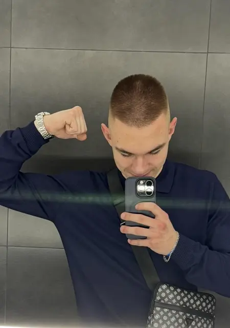 Андрій из Павлограда, мне 19, познакомлюсь на одну ночь