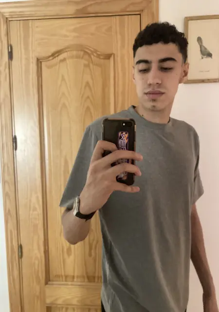 Soy Said, 20 años, conociéndome para chatear en Vélez-Málaga