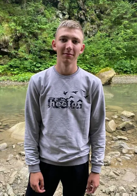 Віталій из Винницы, мне 18, познакомлюсь на одну ночь