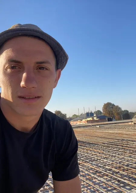 Олег из Новограда-Волынского, мне 26, познакомлюсь на одну ночь