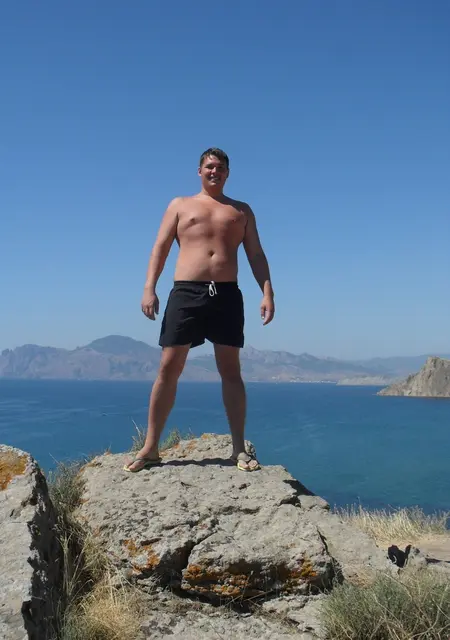 Егор з Купянськ, шукаю на сайті знайомства на одну ніч