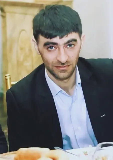 Я Егише, 33, знакомлюсь для открытые отношения в Софии