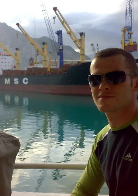 Александр из Херсона, ищу на сайте общение