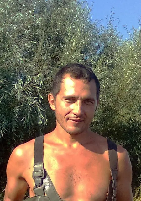 Валера из Рубежного, ищу на сайте постоянные отношения