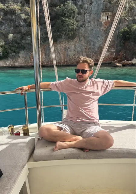 Я Тим, 26, из Франкфурта-на-майне, ищу знакомства без обязательств