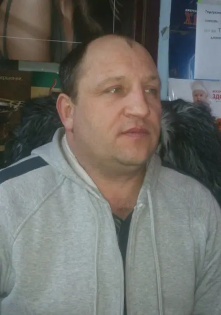 Я Вова, 51, из Черновцов, ищу знакомства на одну ночь