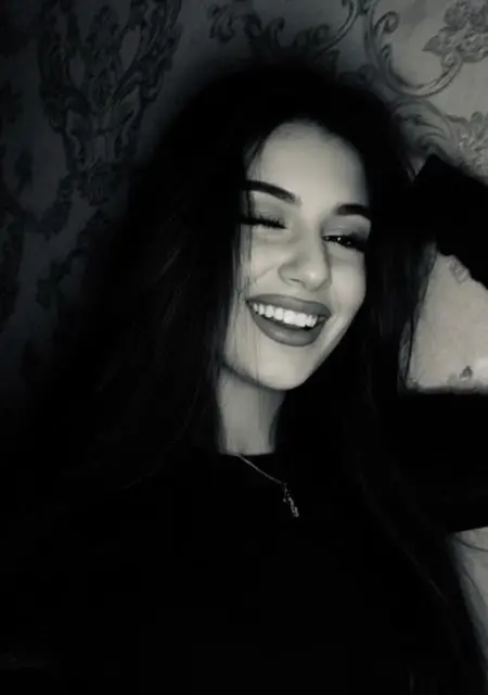 Эмилия з Києва, мені 21 років, познайомлюсь для постійних стосунків