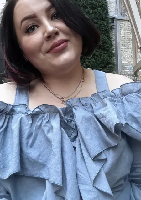 Наташа из Амстердама, мне 37, познакомлюсь для приятного времяпровождения