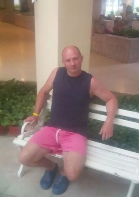 Petr из Праги, мне 44, познакомлюсь