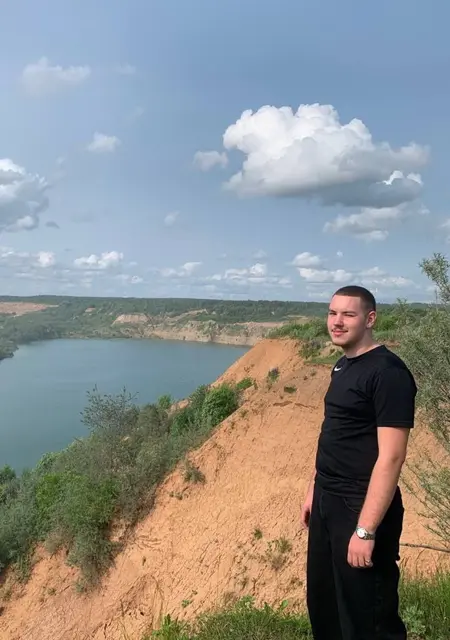 Я Никита, 20, из Витебска, ищу знакомство для постоянных отношений