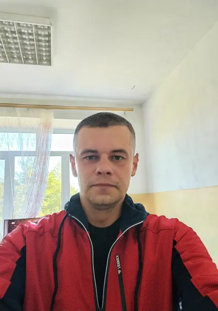 Денис из Горловки, мне 36, познакомлюсь для совместных путешествий