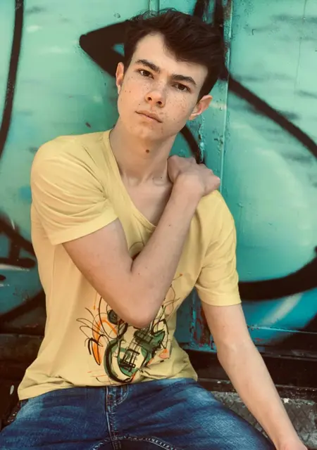 Я Дмитрий, 21, из Николаева, ищу знакомства на одну ночь