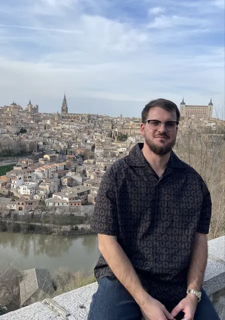 Dima de Madrid, tengo 27 años, listo para conocer para chatear