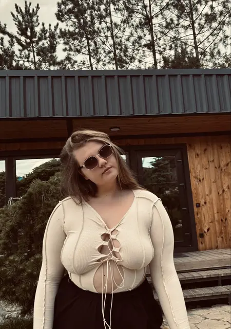 Юлия з Києва, мені 18 років, познайомлюсь без зобов'язань