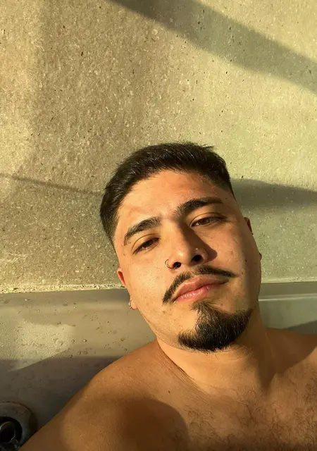 Gerardo из Гвадалахары, мне 28, познакомлюсь для приятного времяпровождения