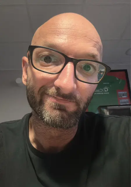 Soy Tito, 36 años de Cáceres, busco conocer gente para chatear