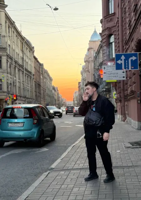 Женя из Франкфурта-на-майне, мне 24, познакомлюсь для приятного времяпровождения