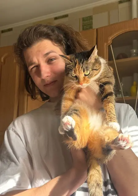 Володя з Тернополя, мені 19 років, познайомлюсь для приємного проведення часу