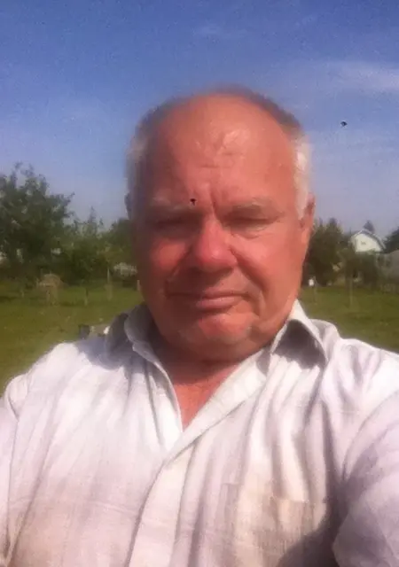 Я Саша, 76, из Барановичей, ищу знакомства без обязательств