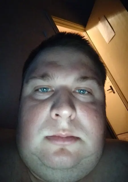 Артём из Витебска, ищу на сайте знакомства на одну ночь