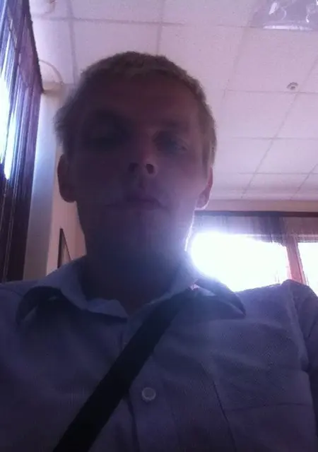 Я Виталий, 38 років з Новомосковськ, шукаю знайомства на одну ніч