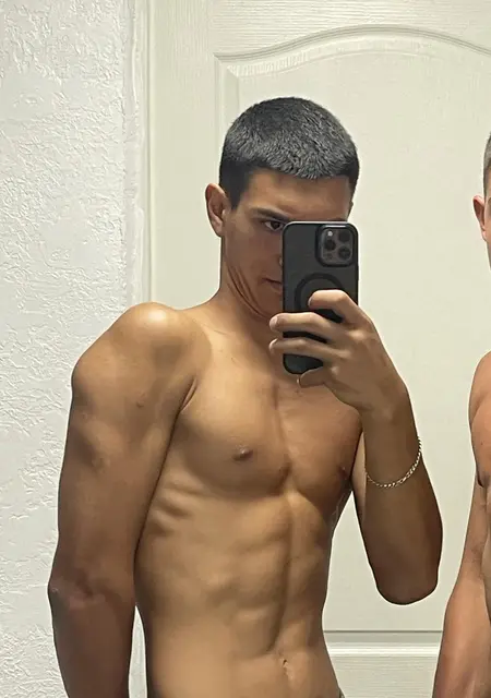 Я Эльдар, 18, из Вены, ищу знакомства на одну ночь