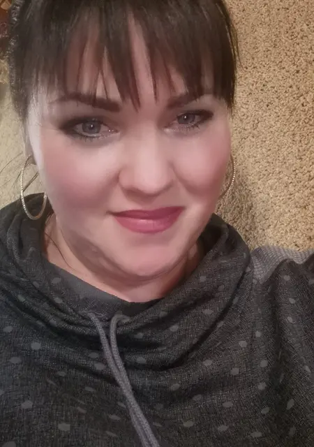 Виктория из Горловки, мне 42, познакомлюсь для общения