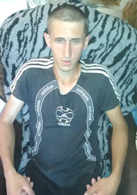 Я Сергей, 25 років з Черкаси, шукаю знайомства без зобов'язань