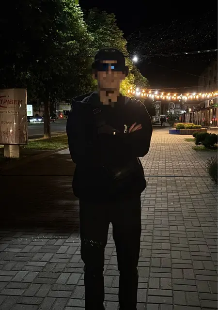 Я Дима, 19 років з Чернівців, шукаю знайомство для постійних стосунків